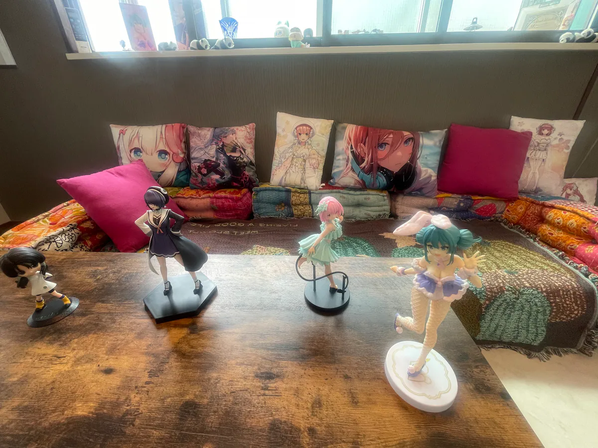 Aila House living room photo